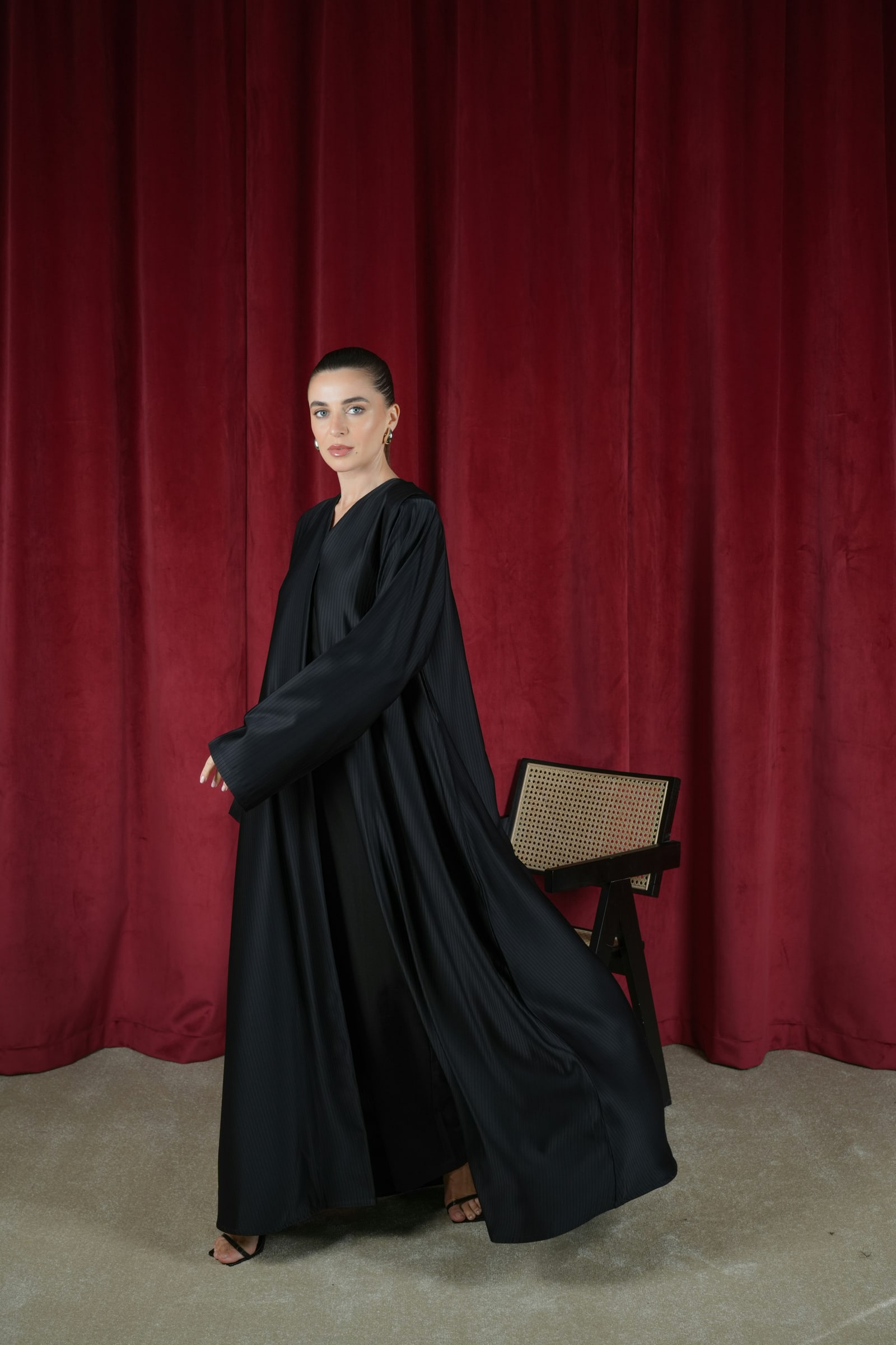 The flowing abaya